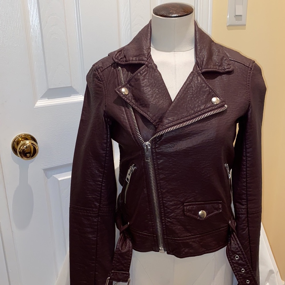 stunning dark brown leather jacket w silver details